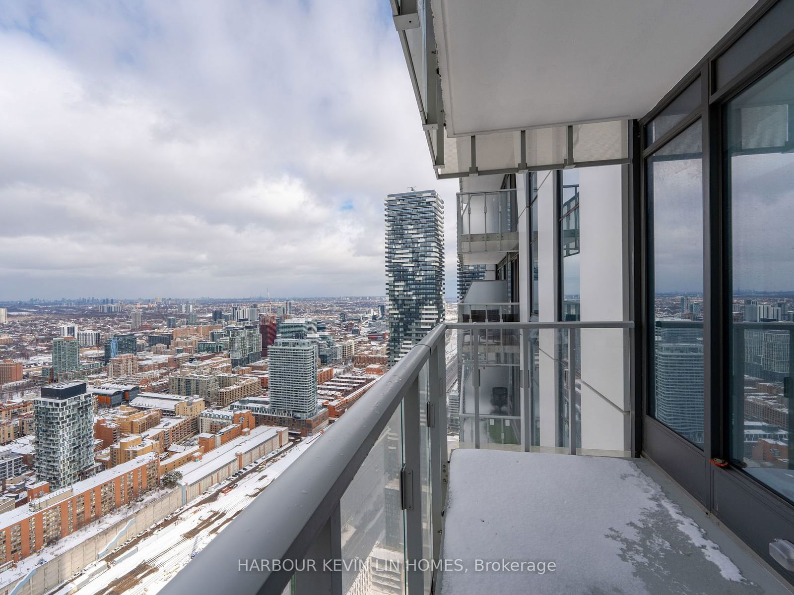 28 Freeland St, unit 5205 for sale