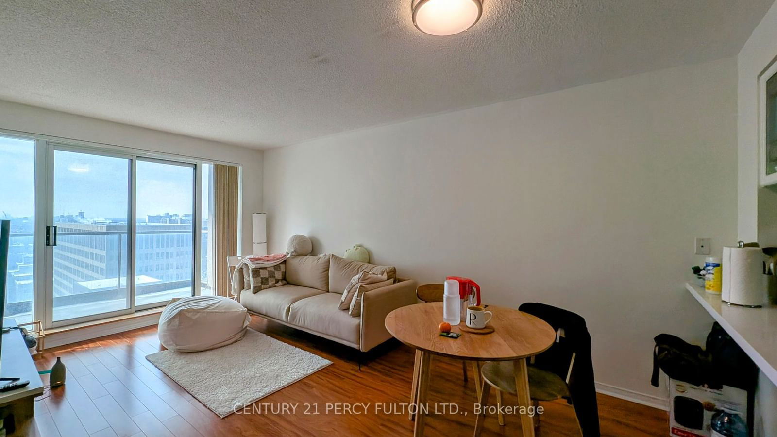 909 Bay St, unit 2403 for rent