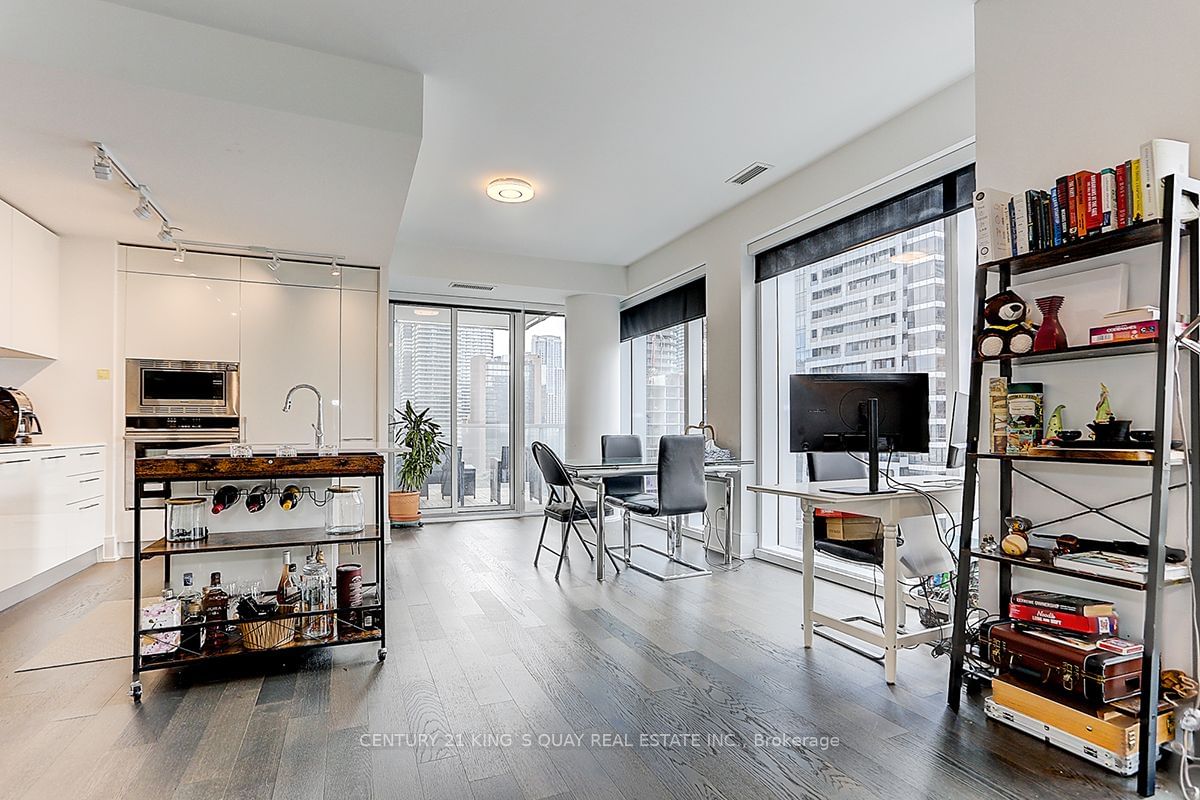 1 Gloucester St, unit 1115 for rent