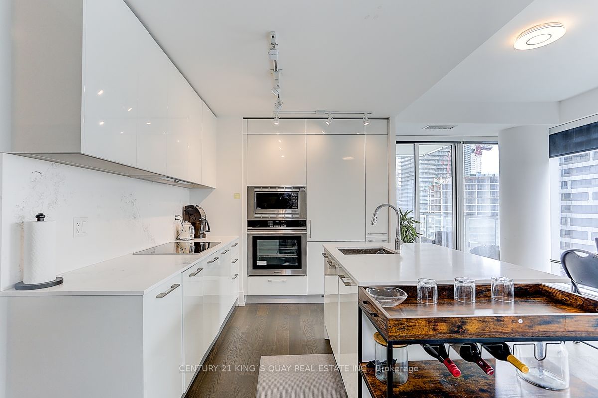 1 Gloucester St, unit 1115 for rent