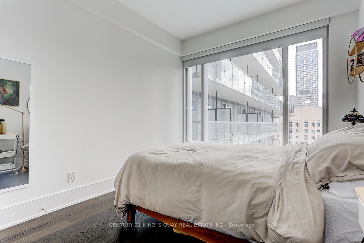 1 Gloucester St, unit 1115 for rent