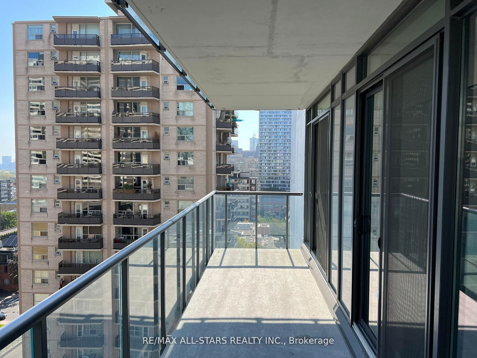 81 WELLESLEY St E, unit 1002 for rent