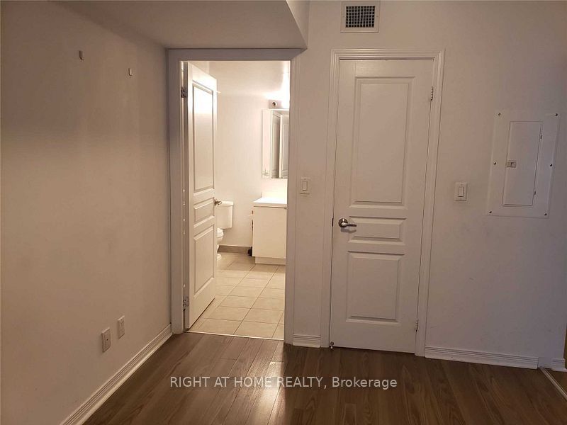 352 Front St W, unit #923 for rent