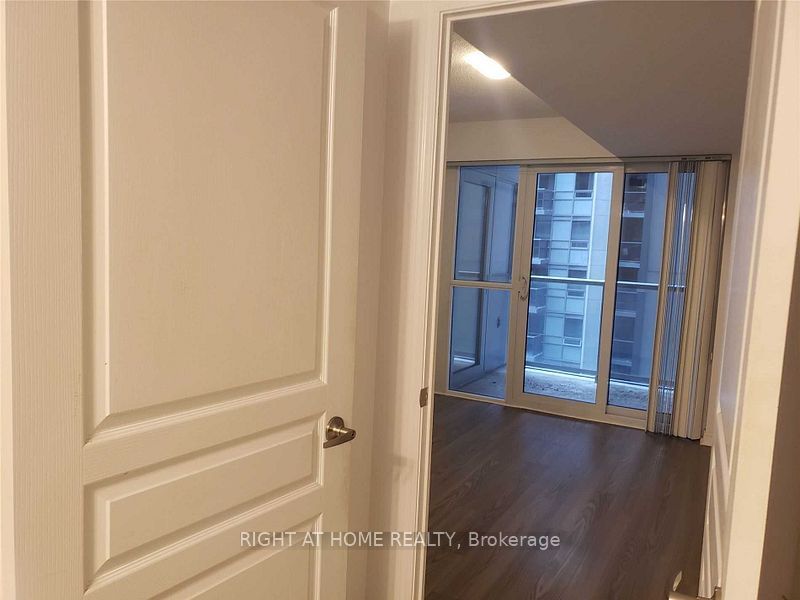 352 Front St W, unit #923 for rent