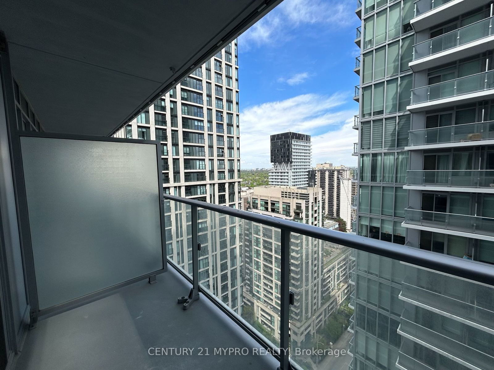 195 Redpath Ave, unit 2714 for rent