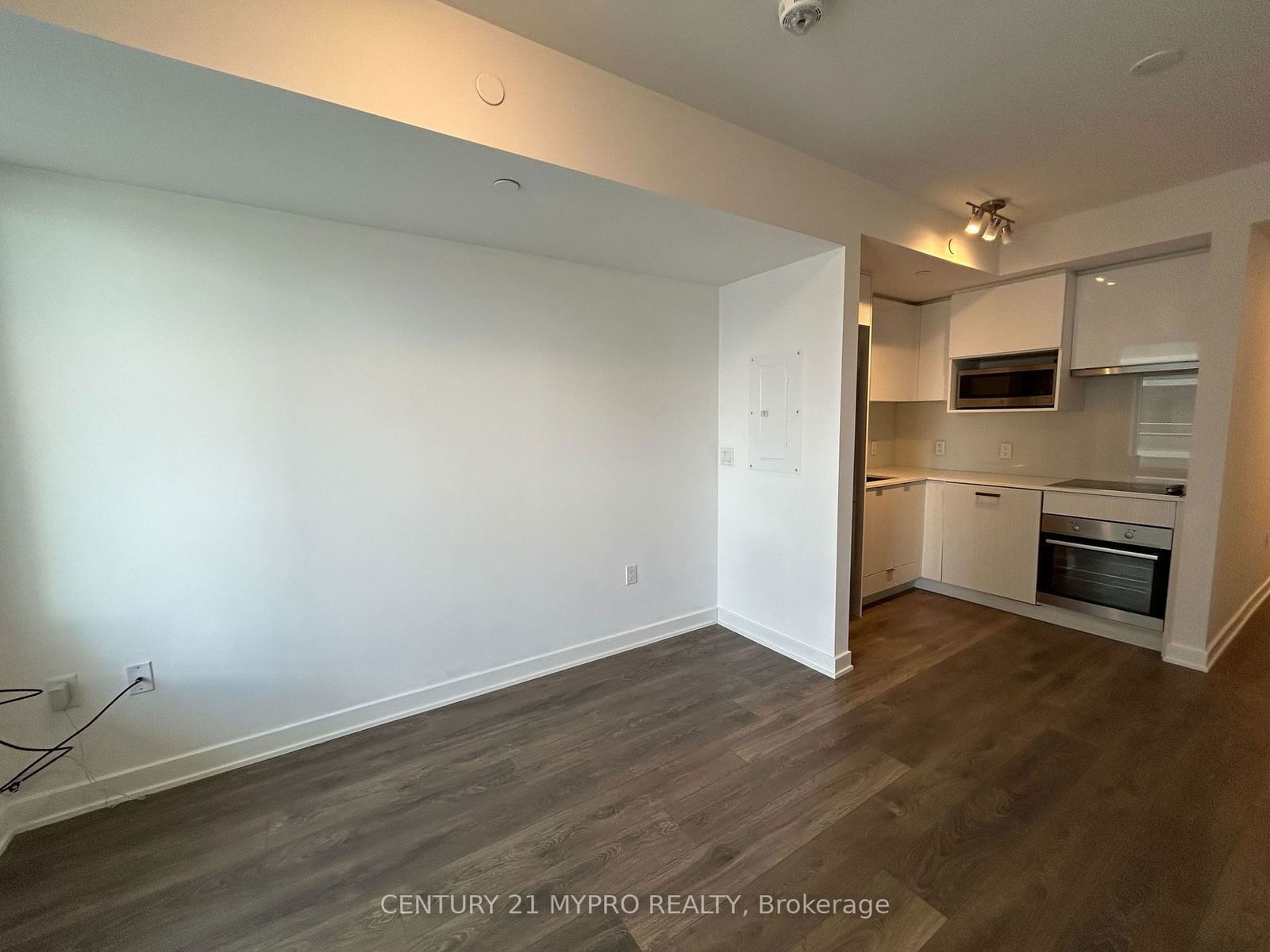 195 Redpath Ave, unit 2714 for rent