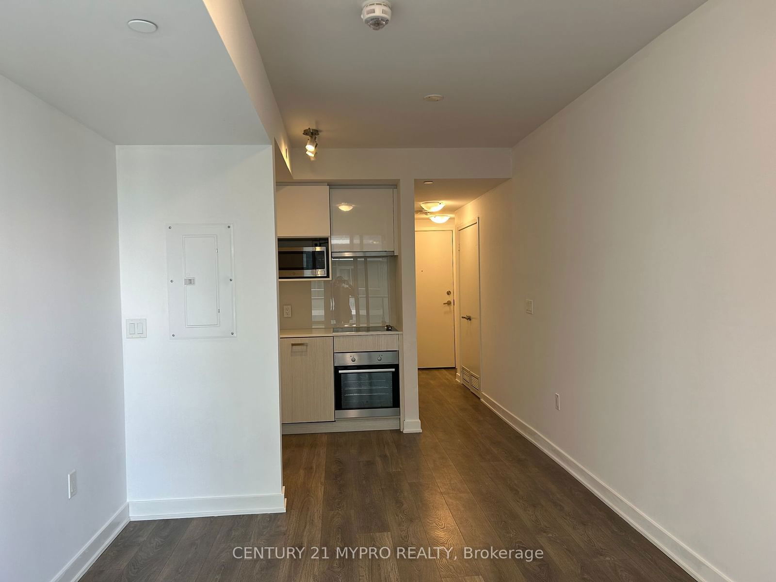 195 Redpath Ave, unit 2714 for rent