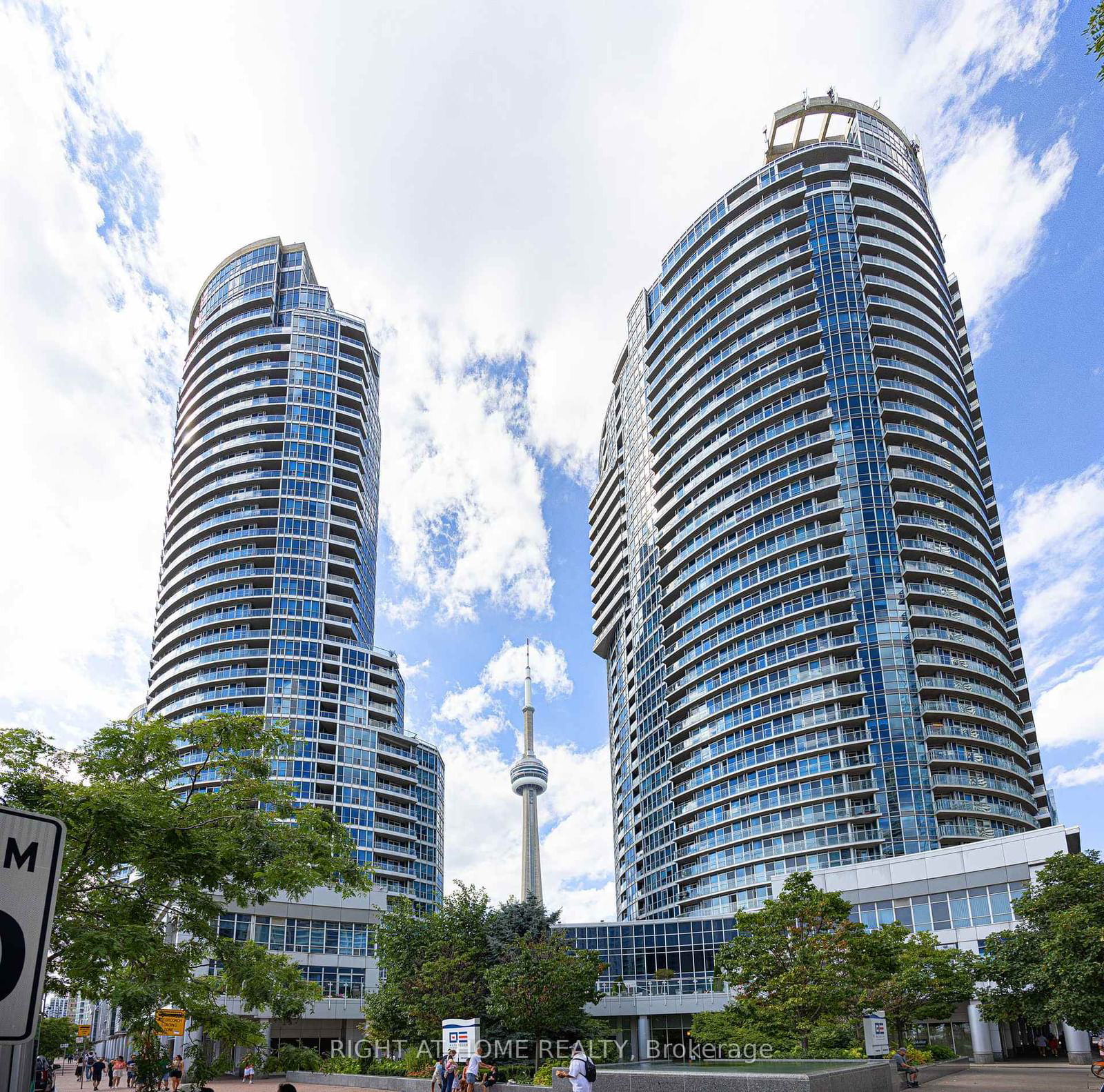 208 Queens Quay W, unit 2113 for sale