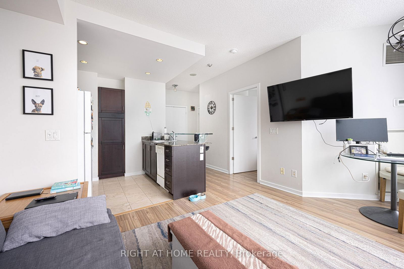 208 Queens Quay W, unit 2113 for sale