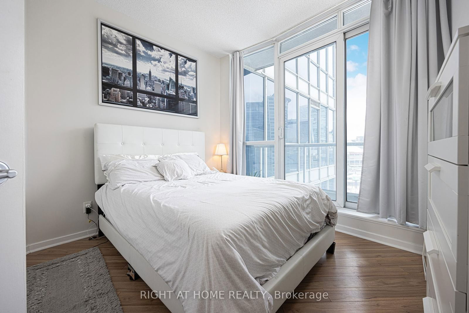 208 Queens Quay W, unit 2113 for sale