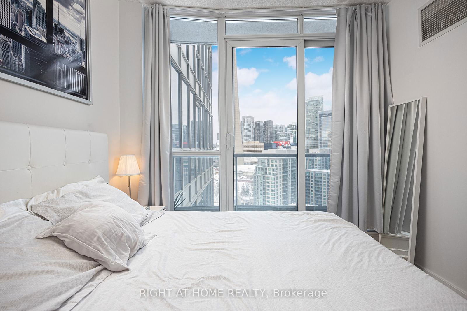 208 Queens Quay W, unit 2113 for sale