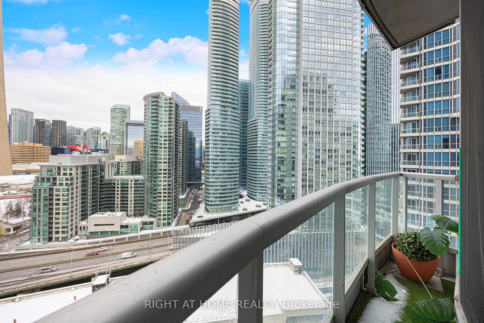 208 Queens Quay W, unit 2113 for sale