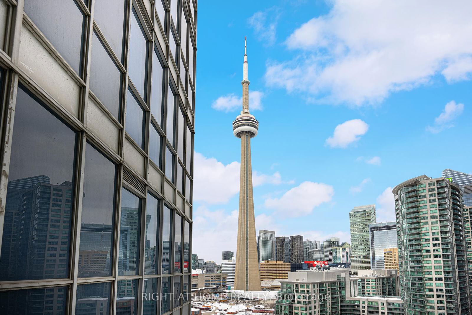 208 Queens Quay W, unit 2113 for sale