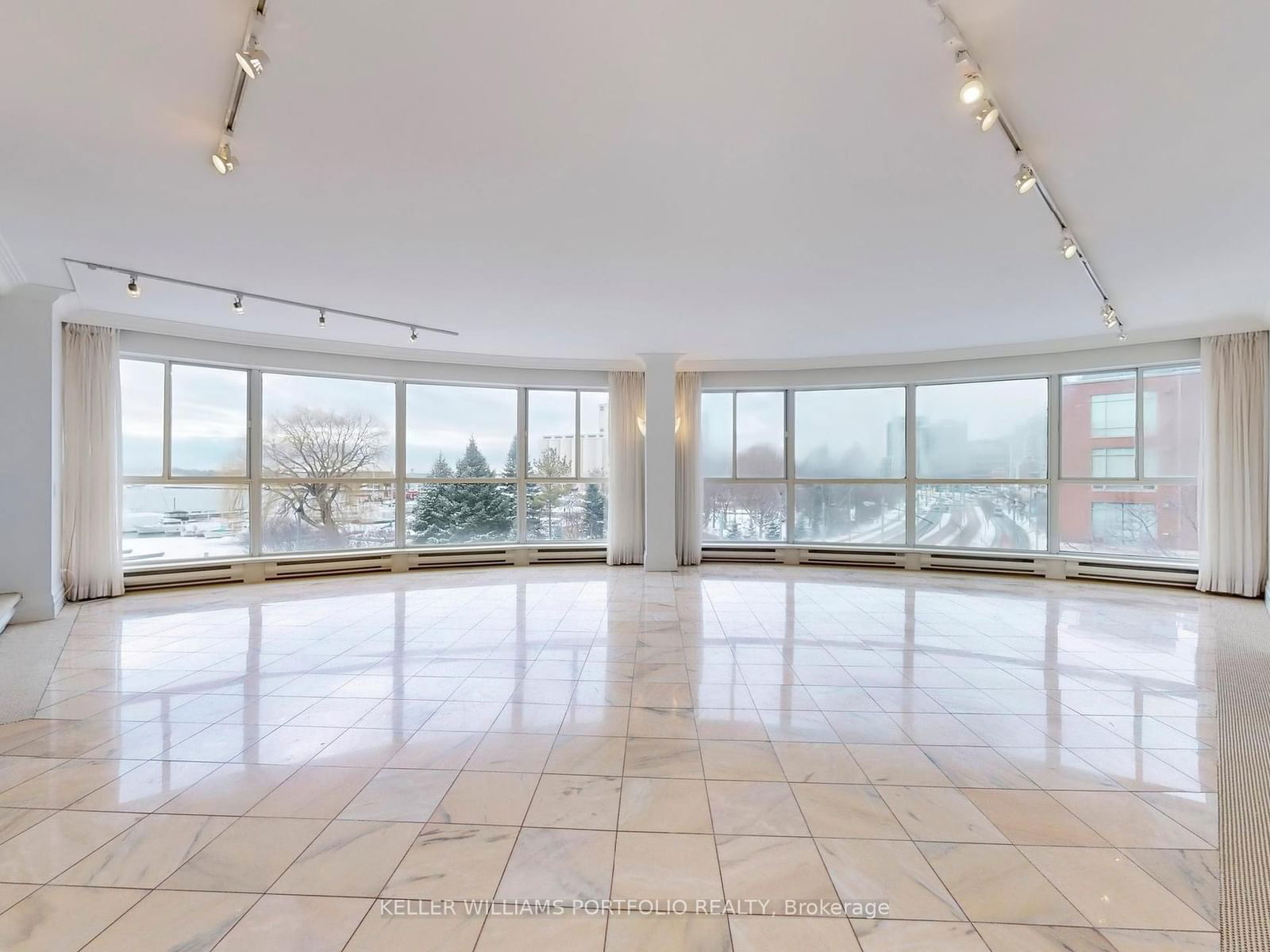 480 Queens Quay W, unit 403 for rent