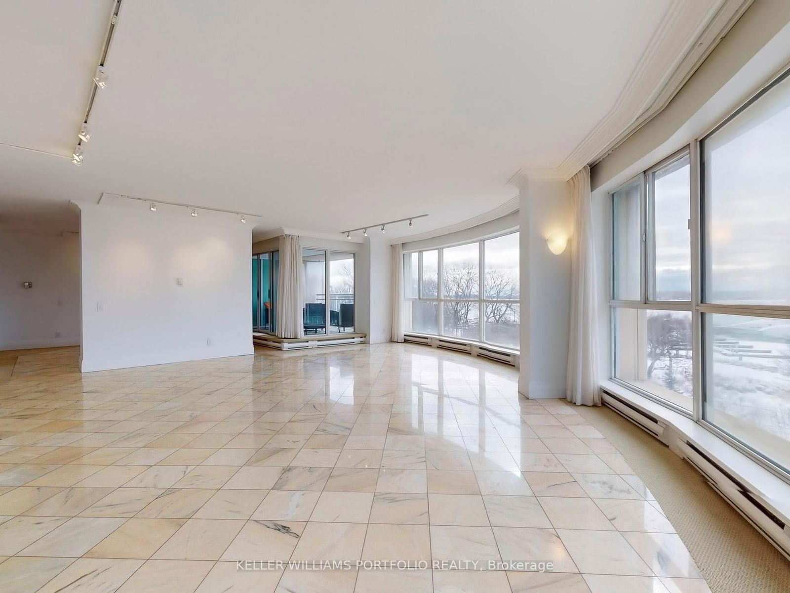 480 Queens Quay W, unit 403 for rent