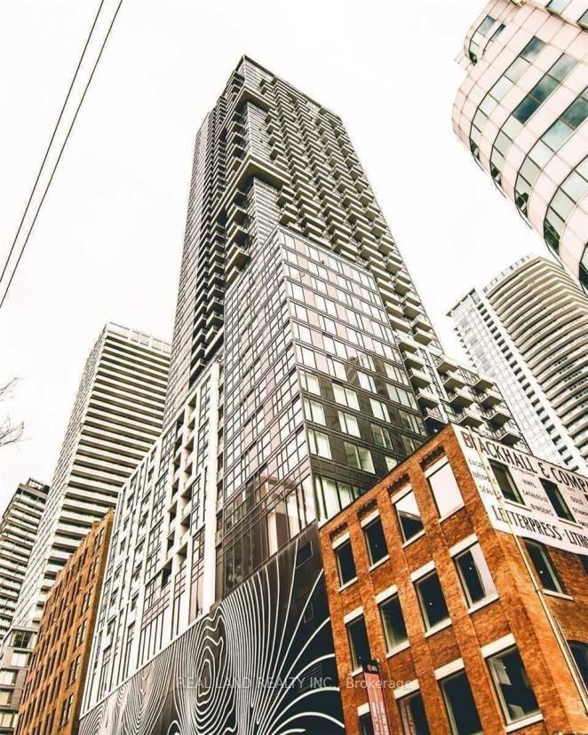 87 Peter St, unit 1702 for rent