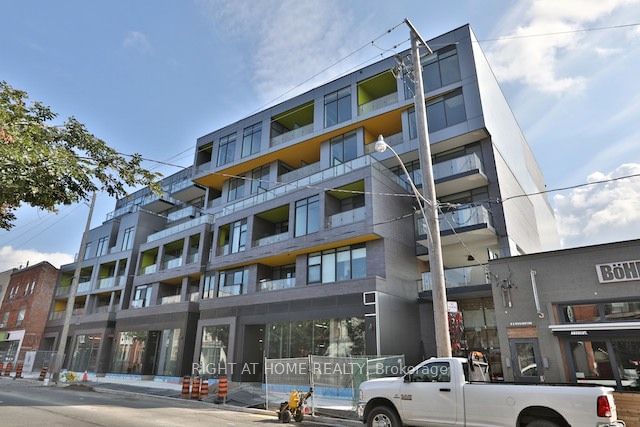 109 Ossington Ave, unit Ph605 for rent