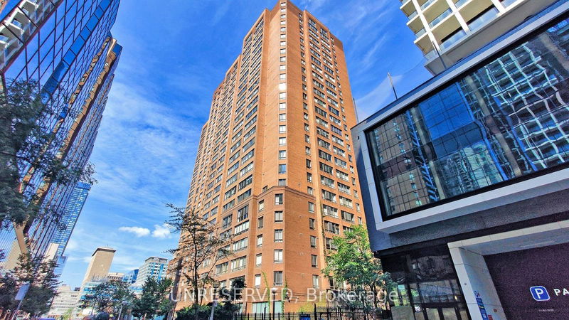 633 Bay St, unit 1711 for rent