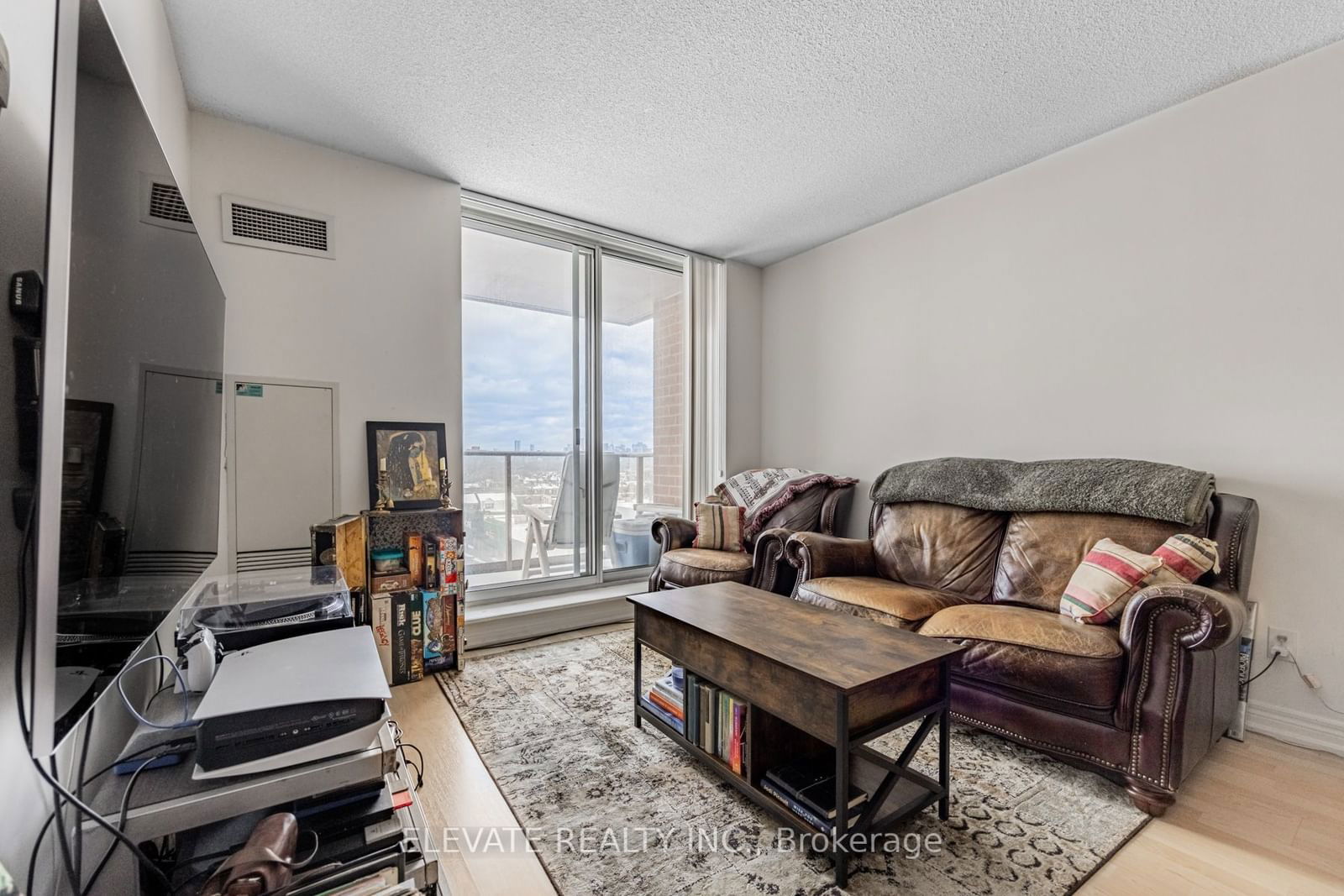 1369 Bloor St W, unit 716 for sale