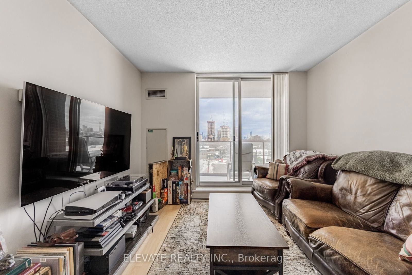 1369 Bloor St W, unit 716 for sale