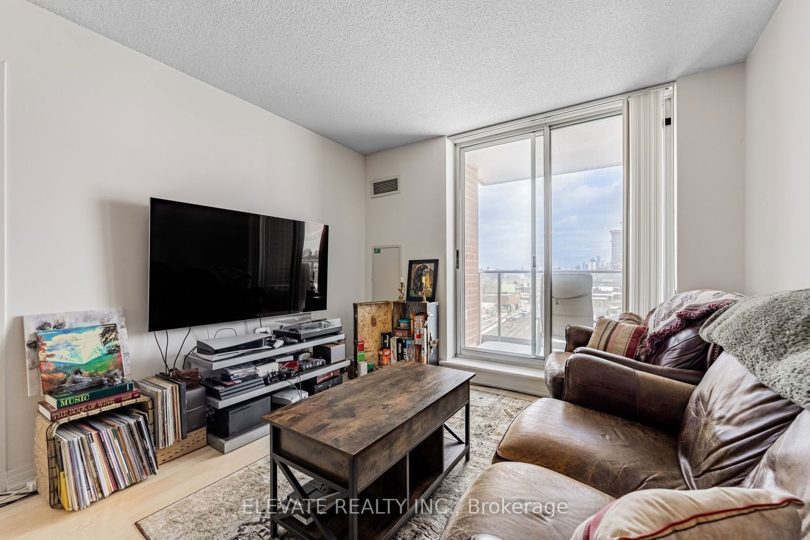 1369 Bloor St W, unit 716 for sale