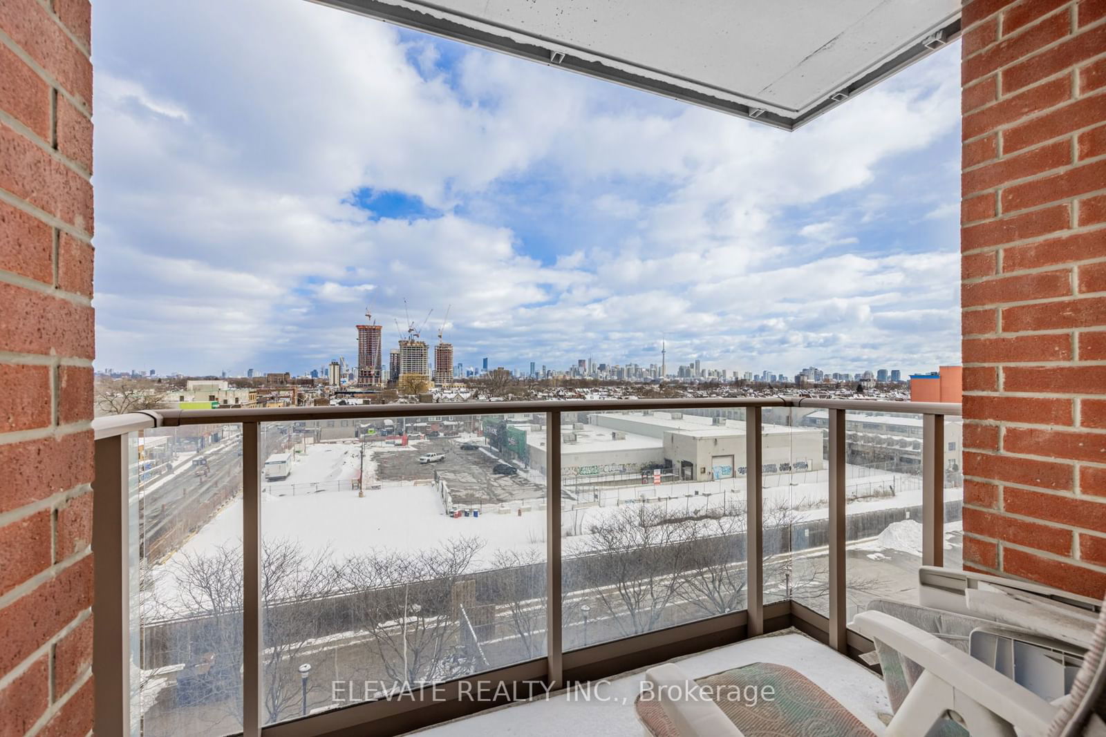 1369 Bloor St W, unit 716 for sale