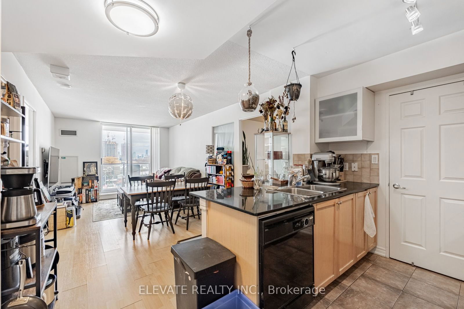 1369 Bloor St W, unit 716 for sale