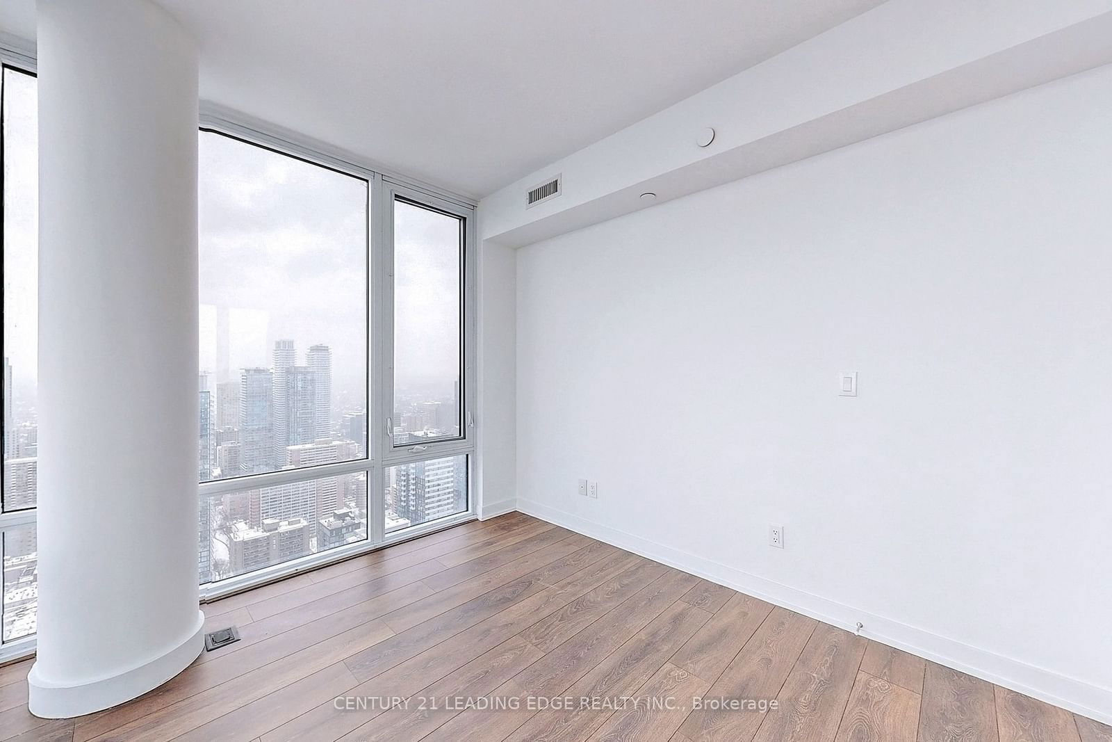 501 Yonge St, unit 5102 for sale