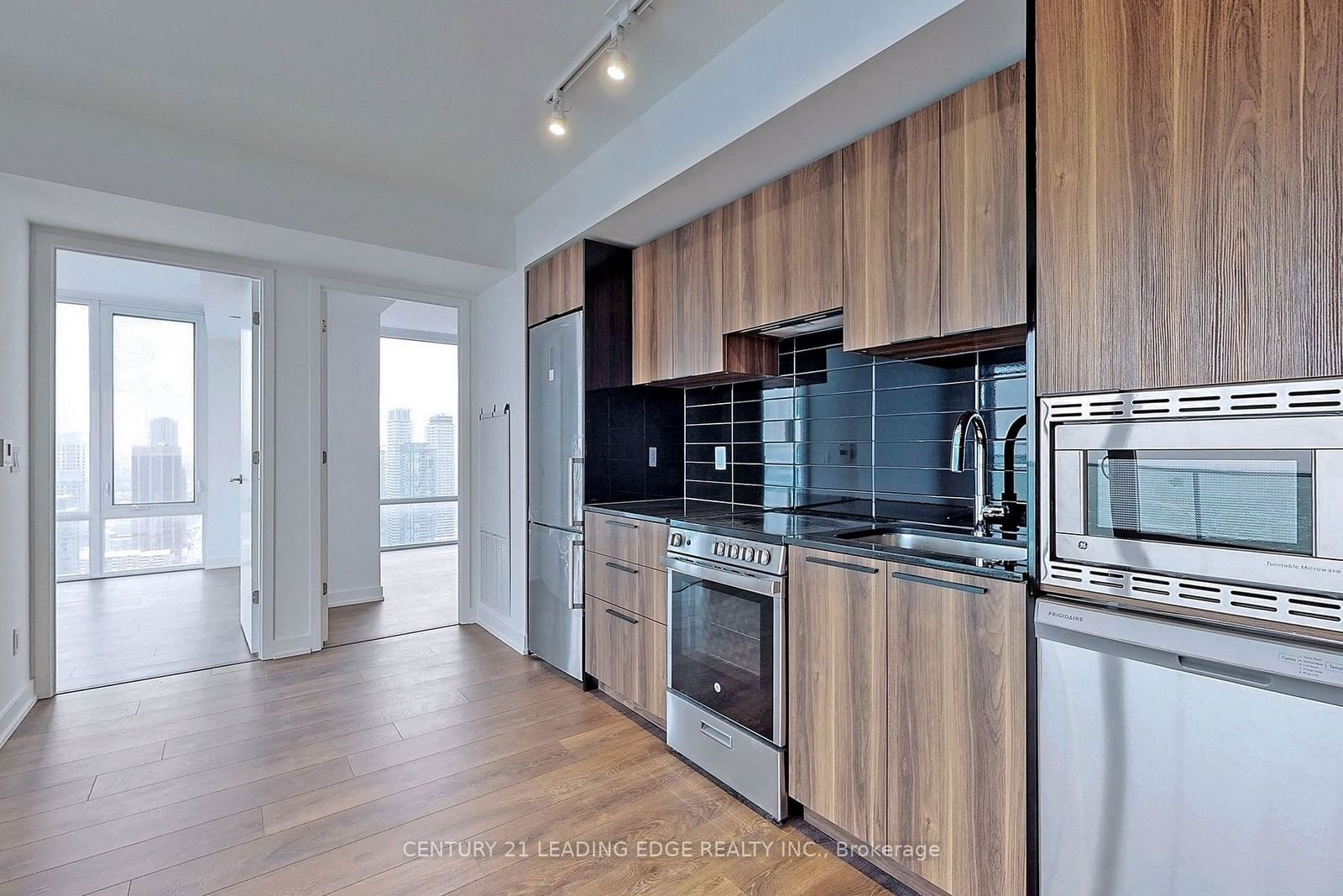 501 Yonge St, unit 5102 for sale