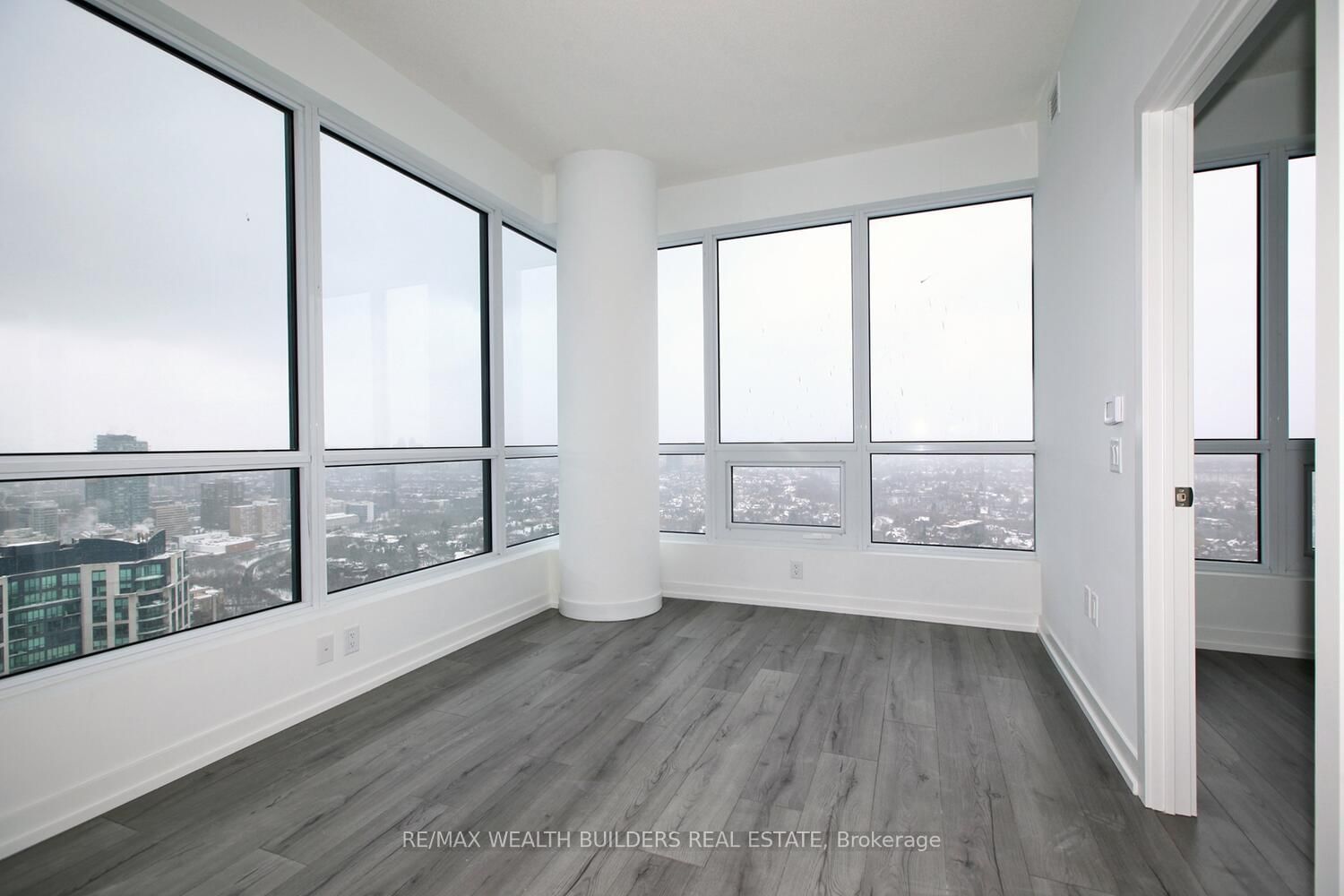 395 Bloor St E, unit 3504 for rent