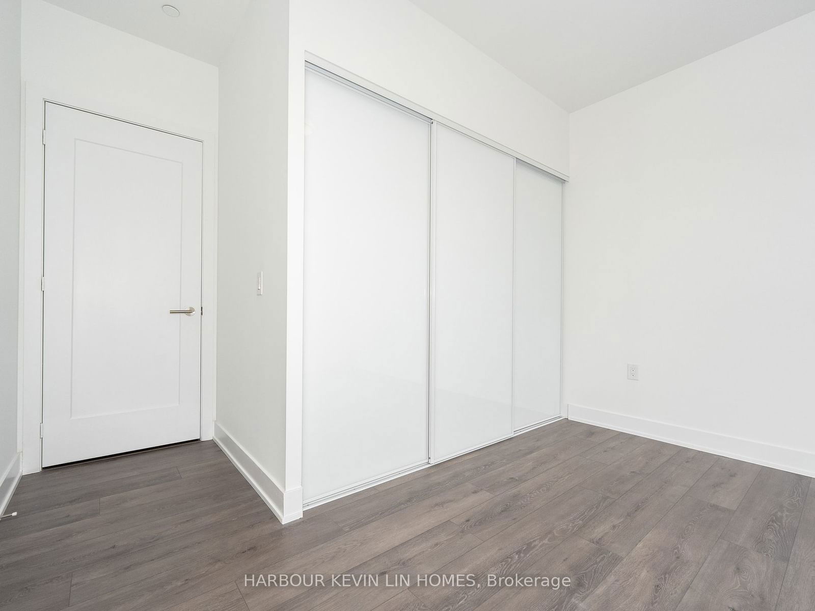 575 Bloor St E, unit 2703 for sale