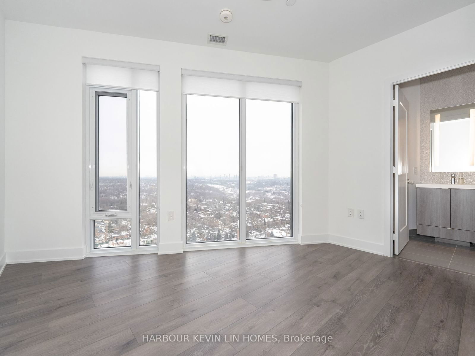 575 Bloor St E, unit 2703 for sale