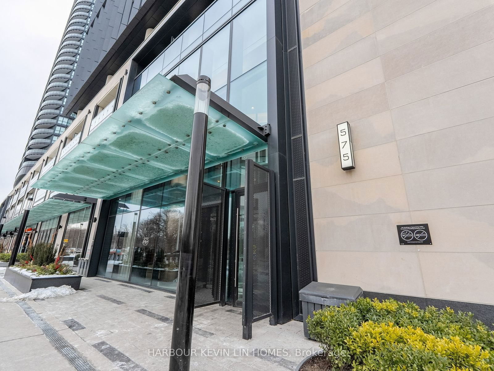 575 Bloor St E, unit 2703 for sale