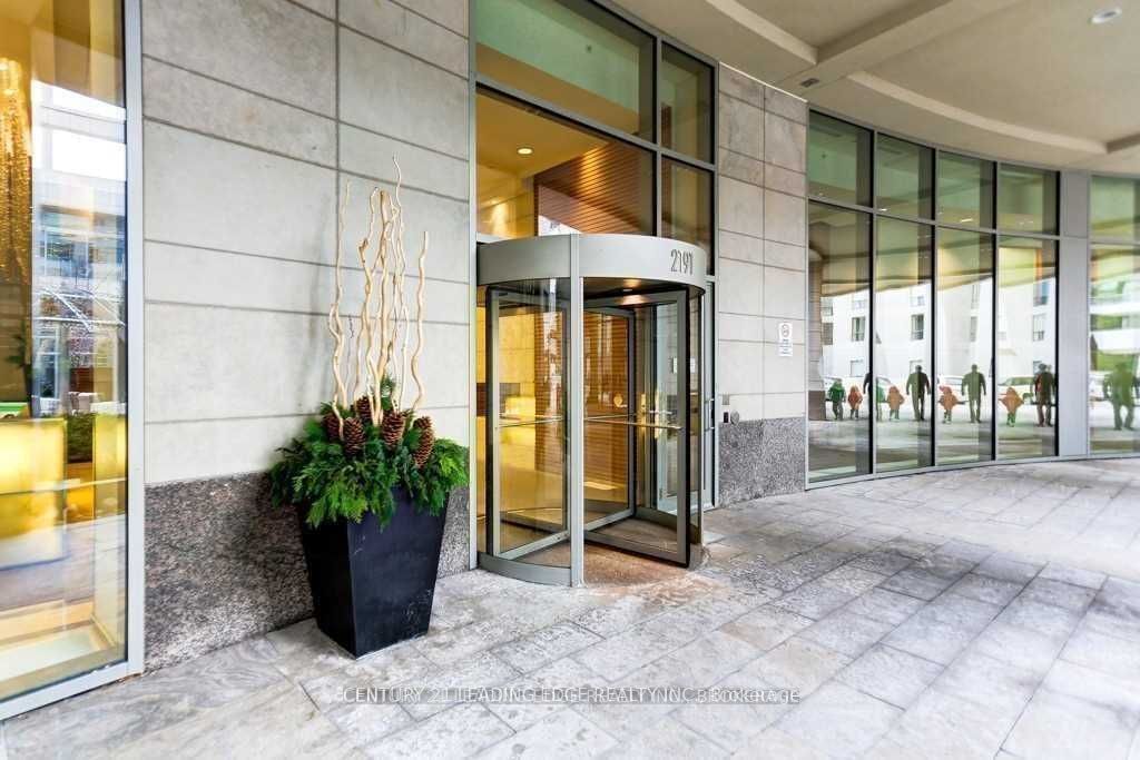 2191 Yonge St, unit 1207 for rent