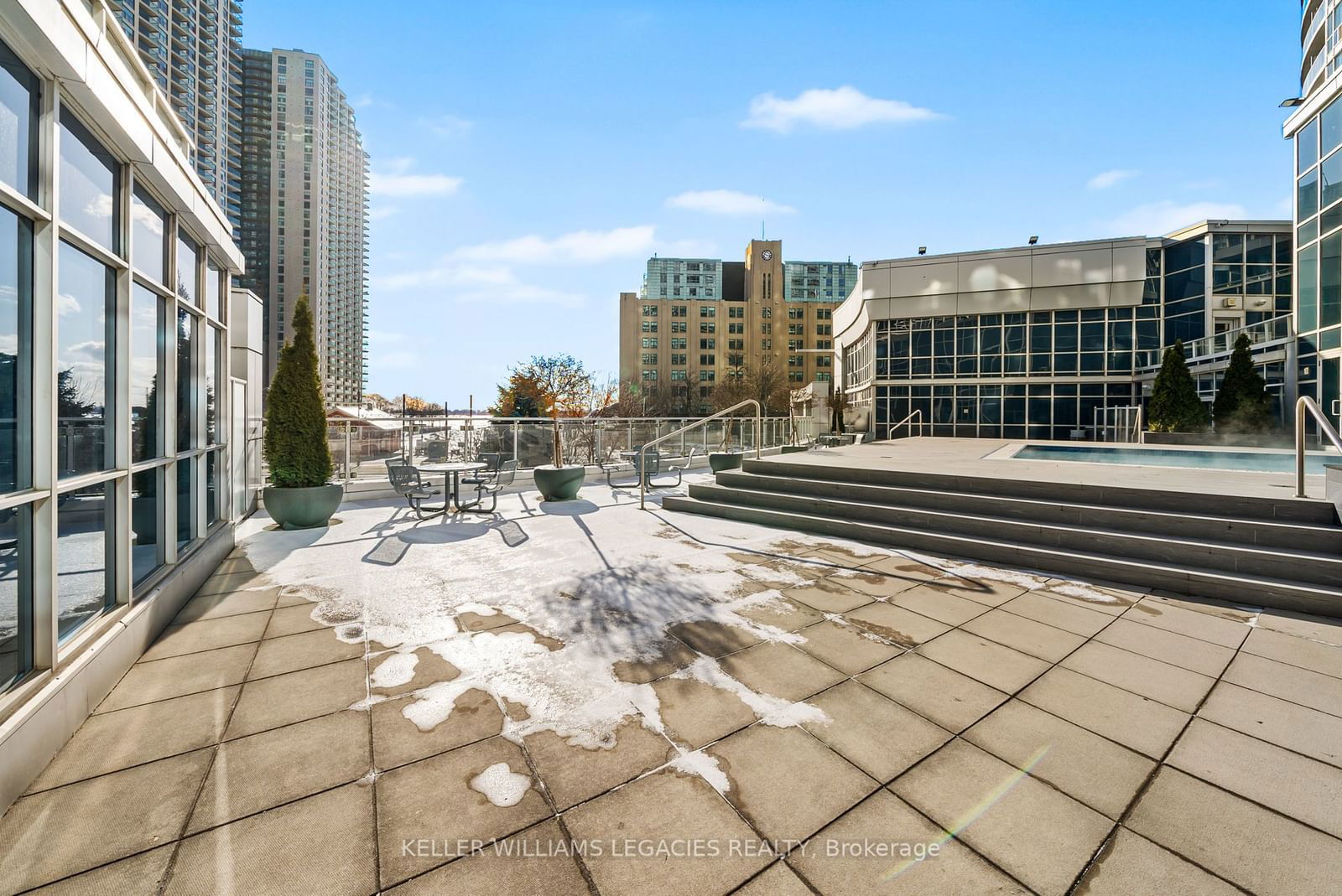 8 York St, unit 2210 for sale