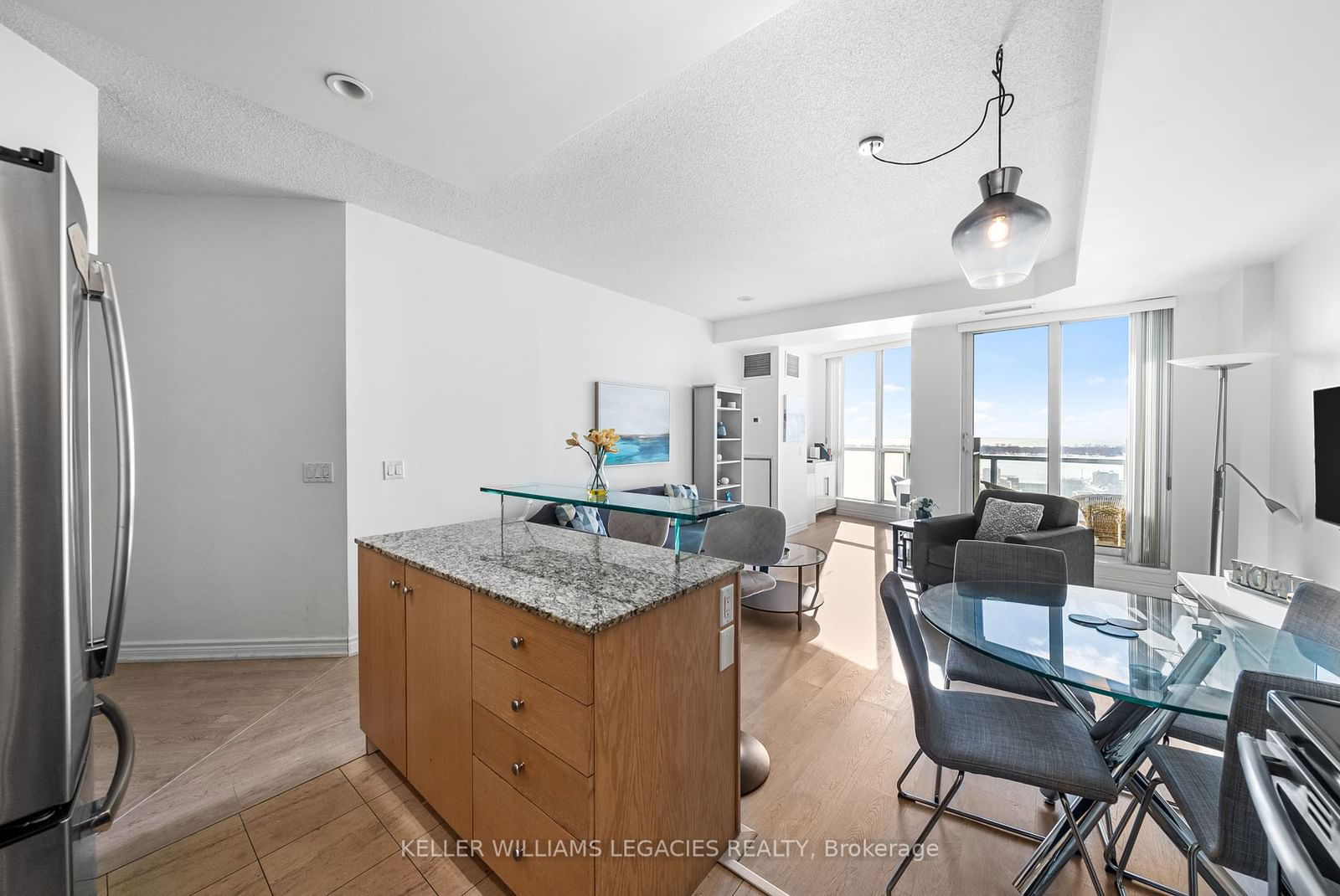 8 York St, unit 2210 for sale