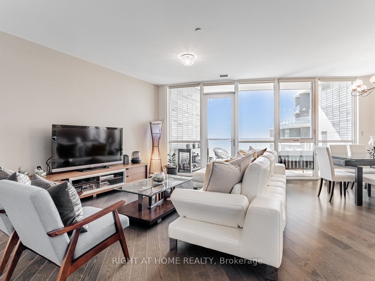 1 Edgewater Dr, unit PH10 for sale