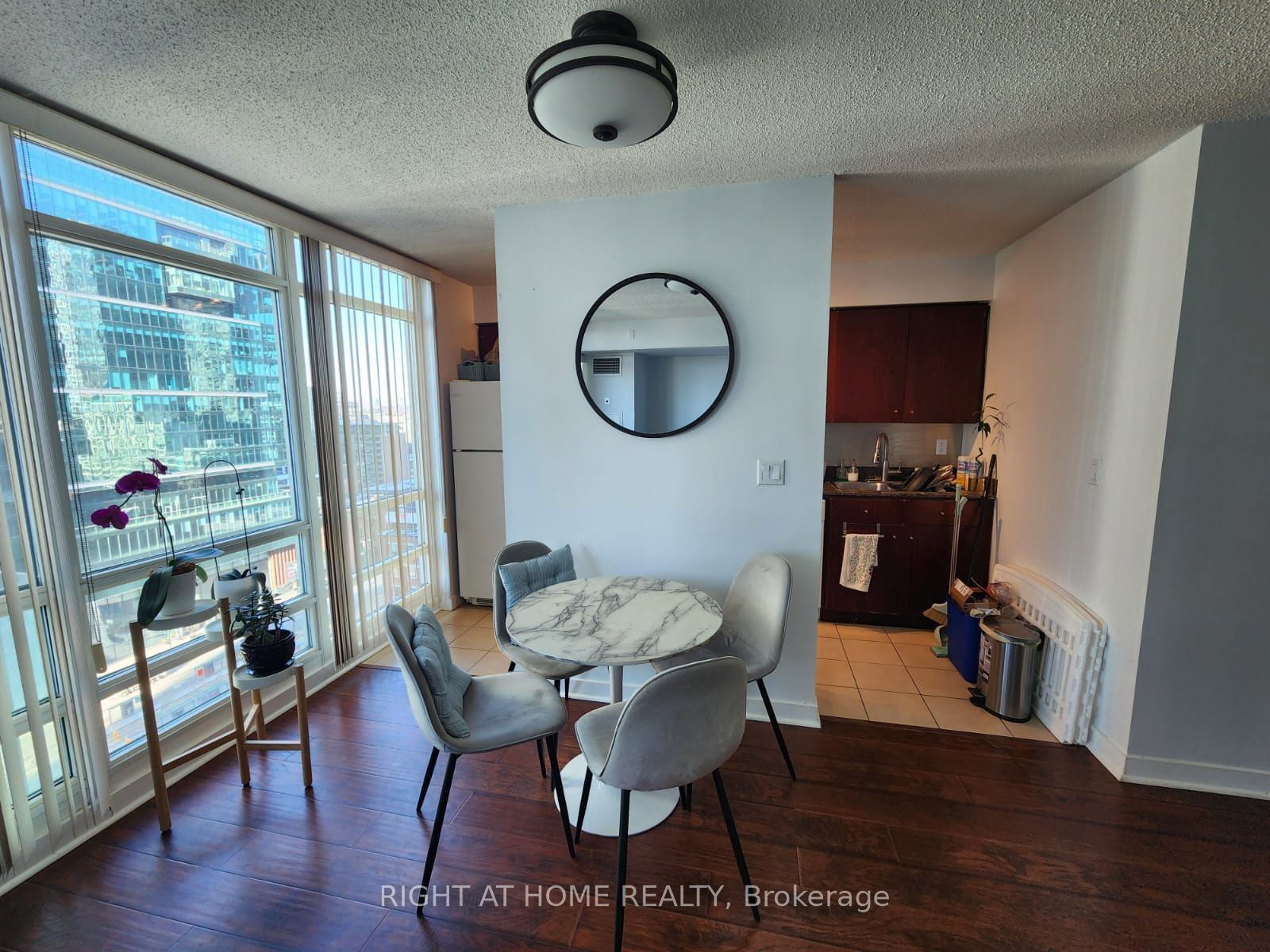 381 Front St W, unit 2001 for rent