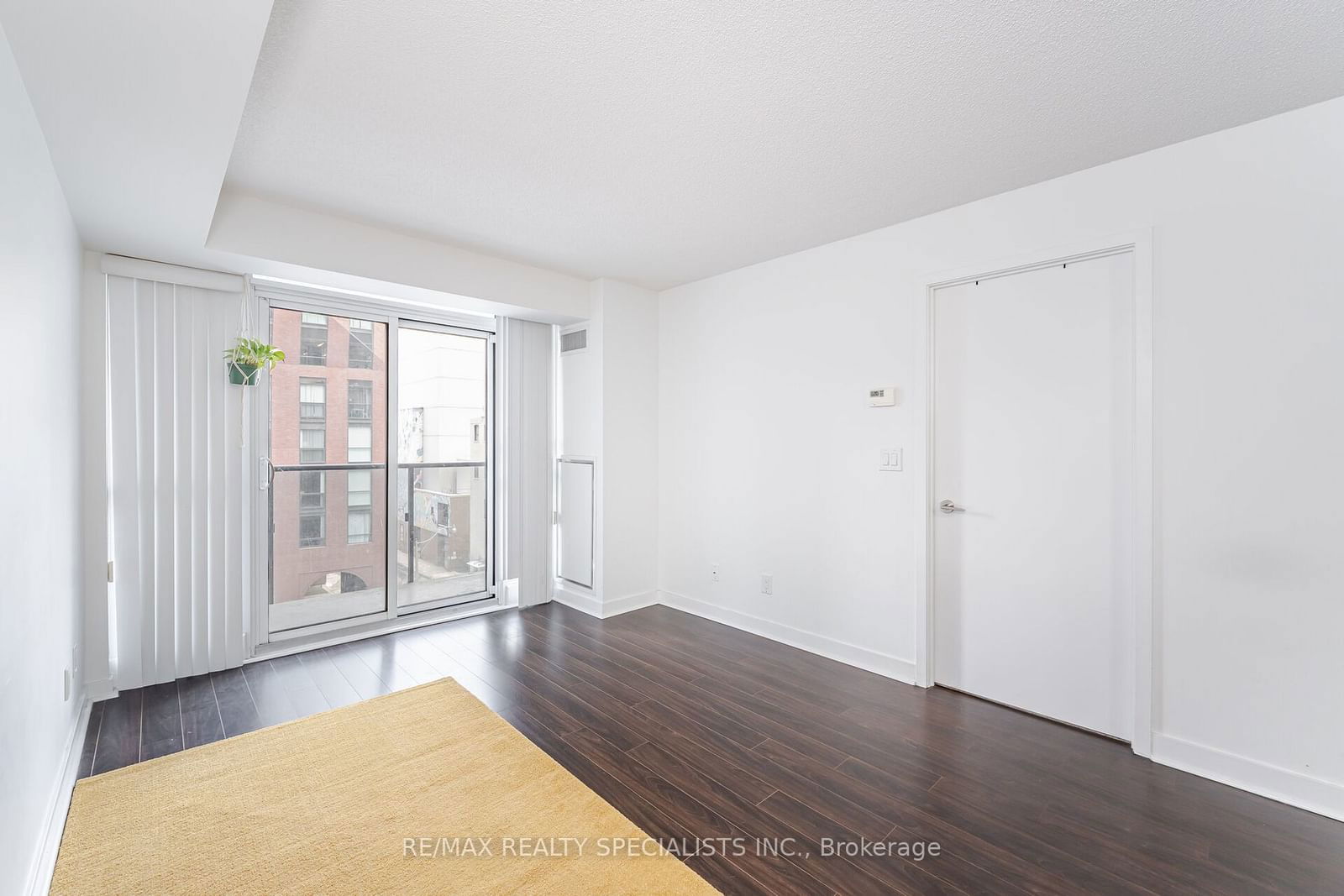 295 Adelaide St W, unit 511 for rent