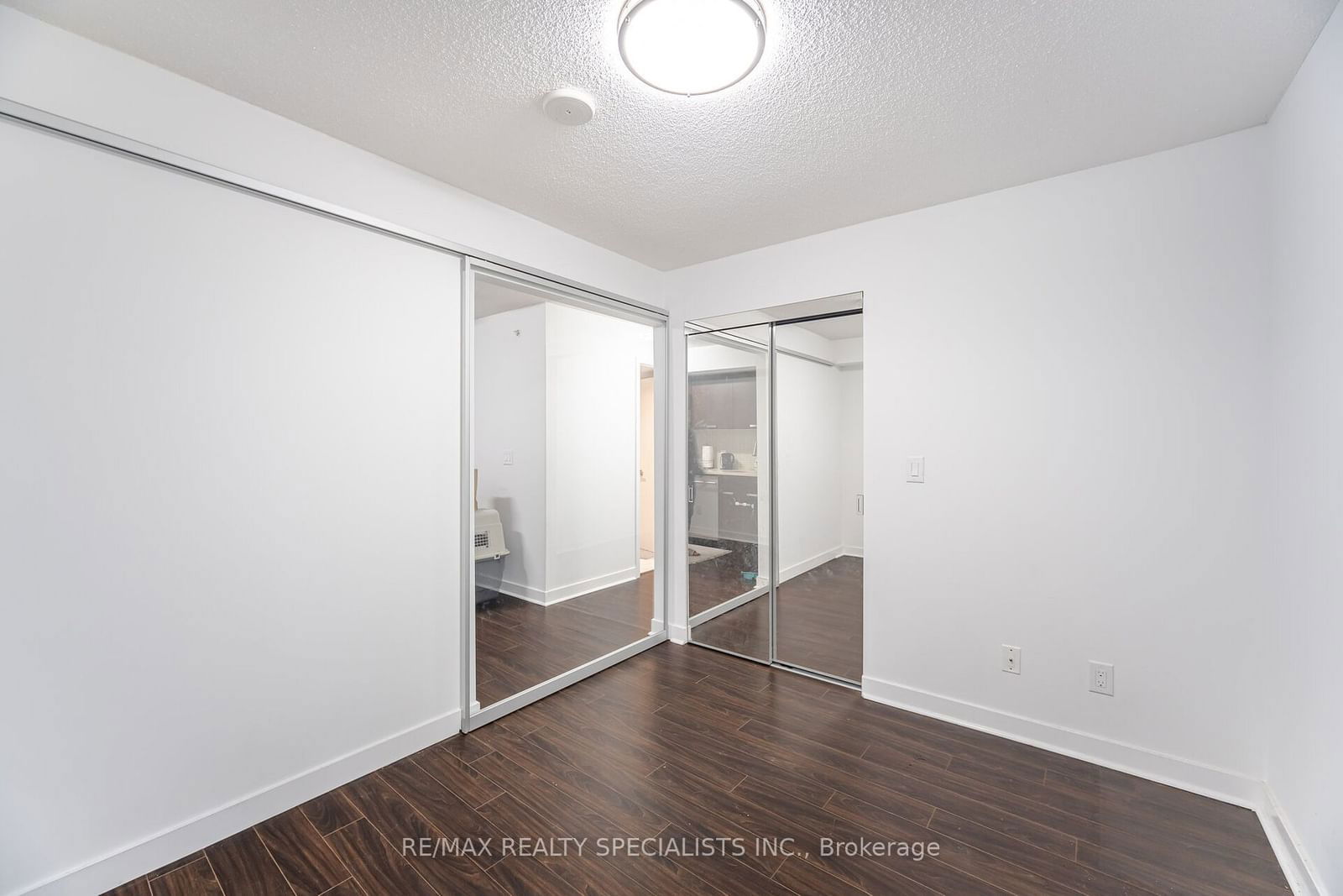 295 Adelaide St W, unit 511 for rent