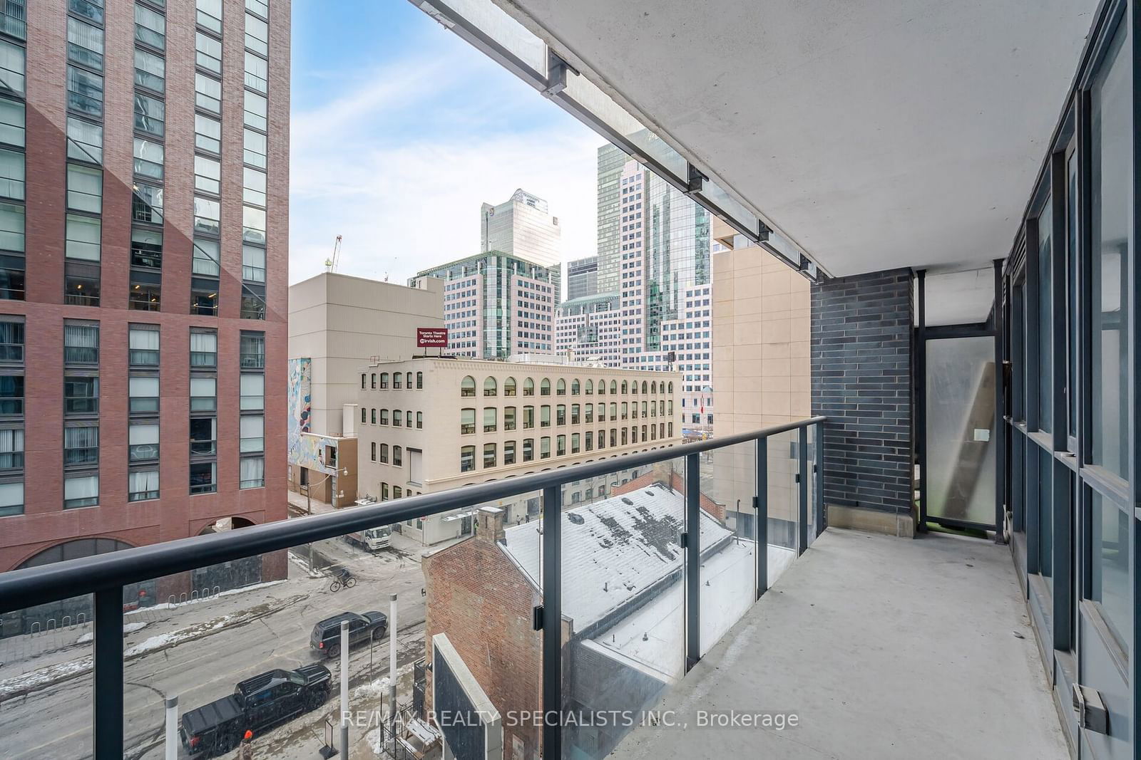 295 Adelaide St W, unit 511 for rent