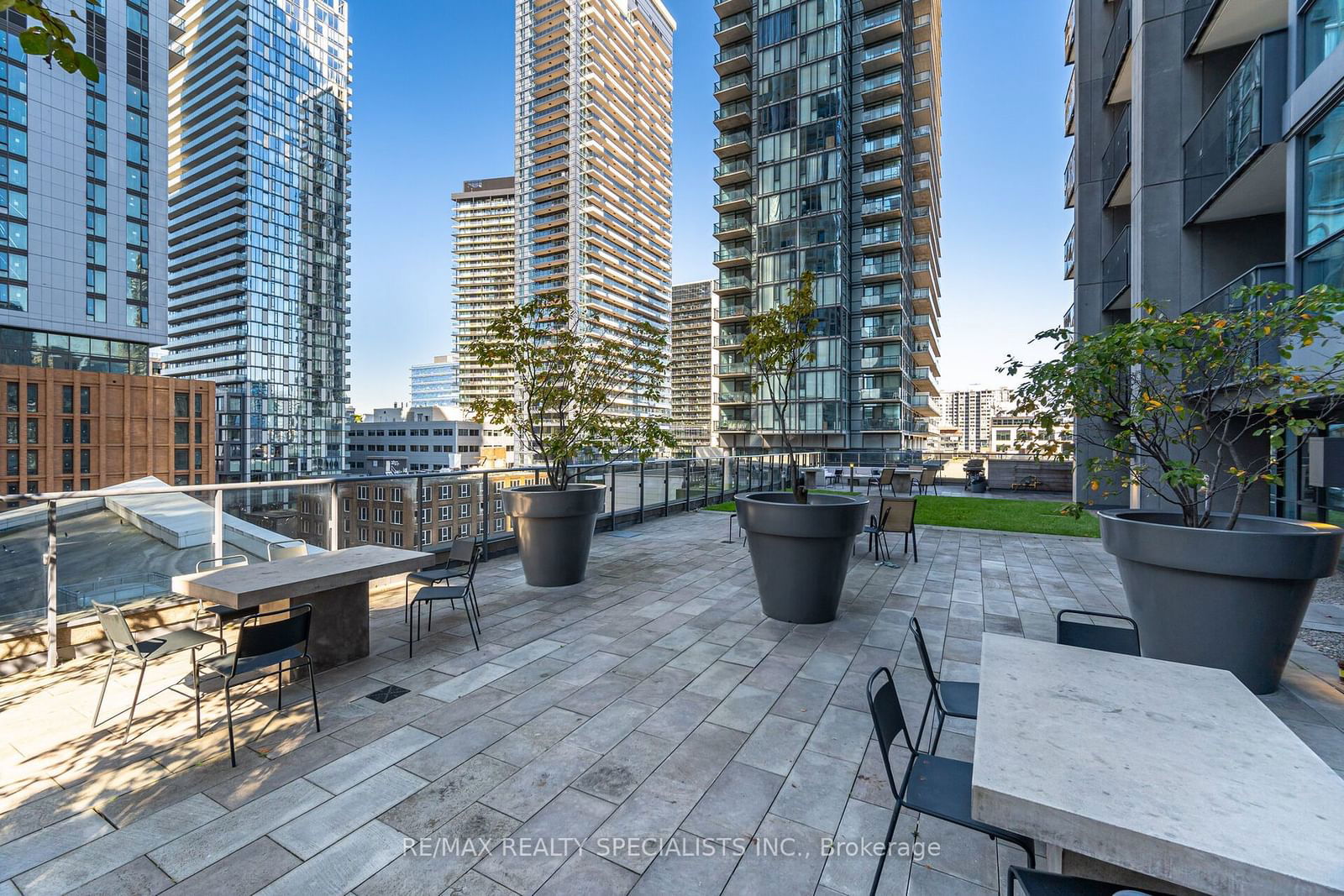 295 Adelaide St W, unit 511 for rent