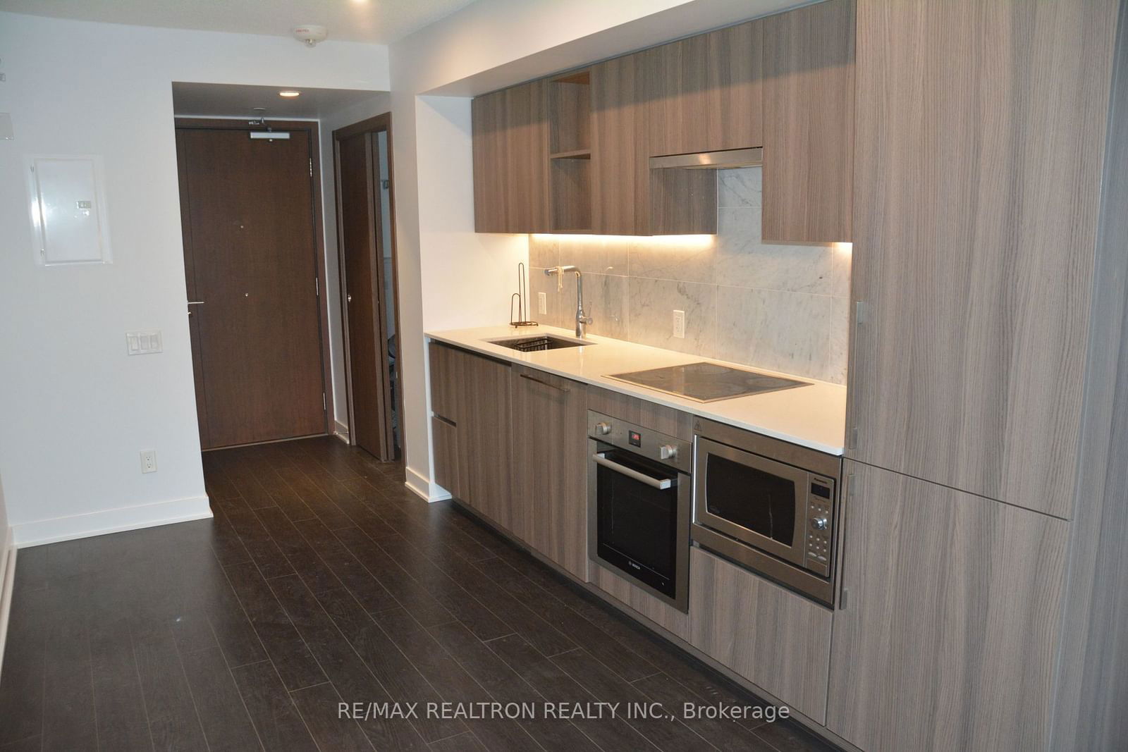 19 Bathurst St, unit 2306 for rent