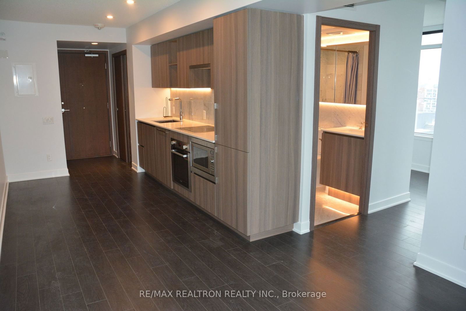 19 Bathurst St, unit 2306 for rent