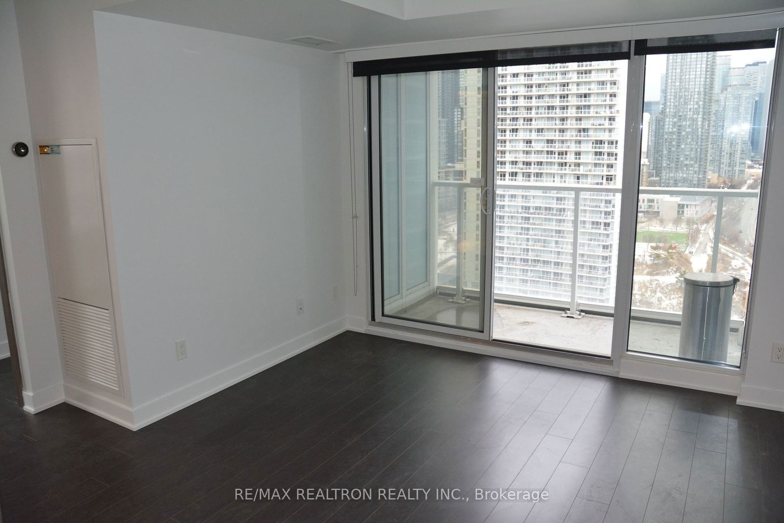 19 Bathurst St, unit 2306 for rent