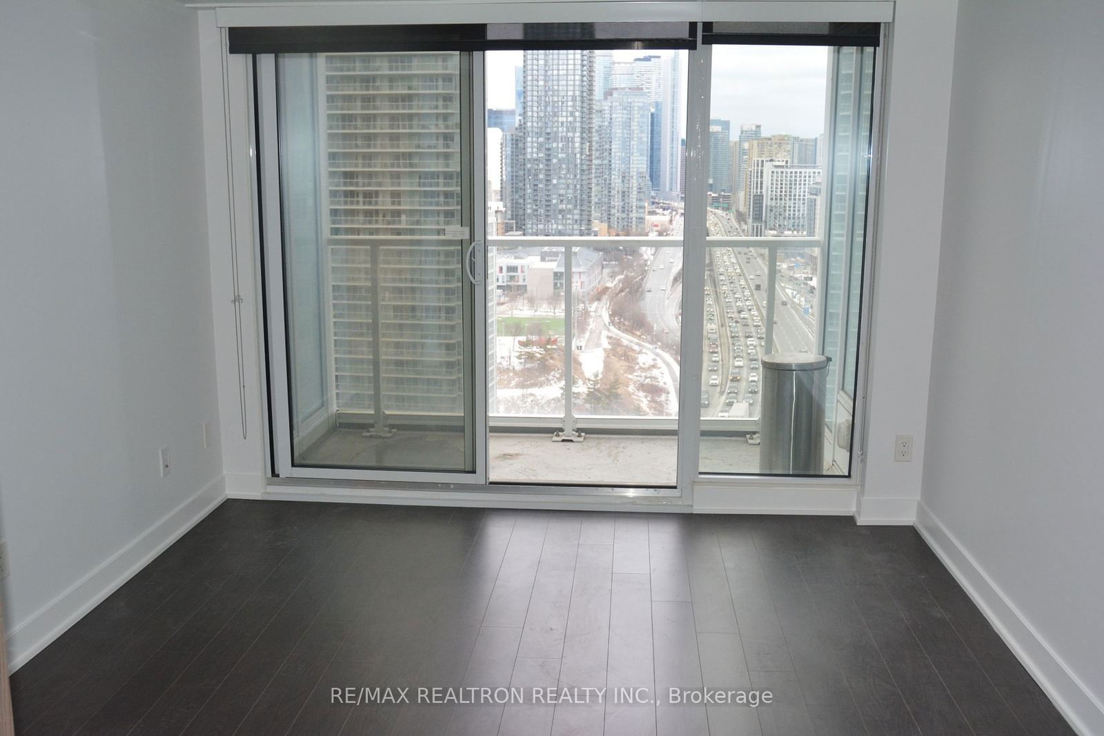 19 Bathurst St, unit 2306 for rent