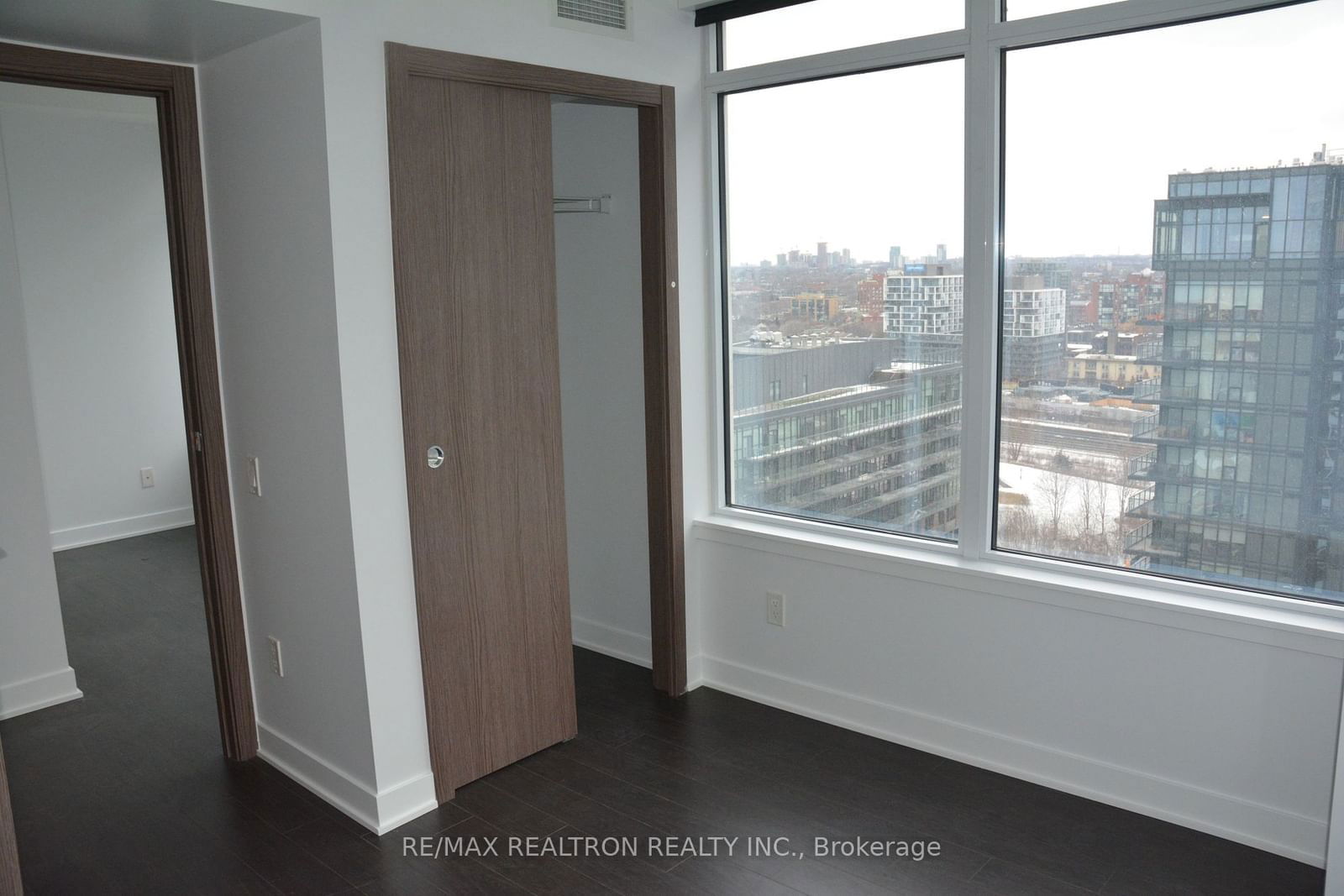 19 Bathurst St, unit 2306 for rent