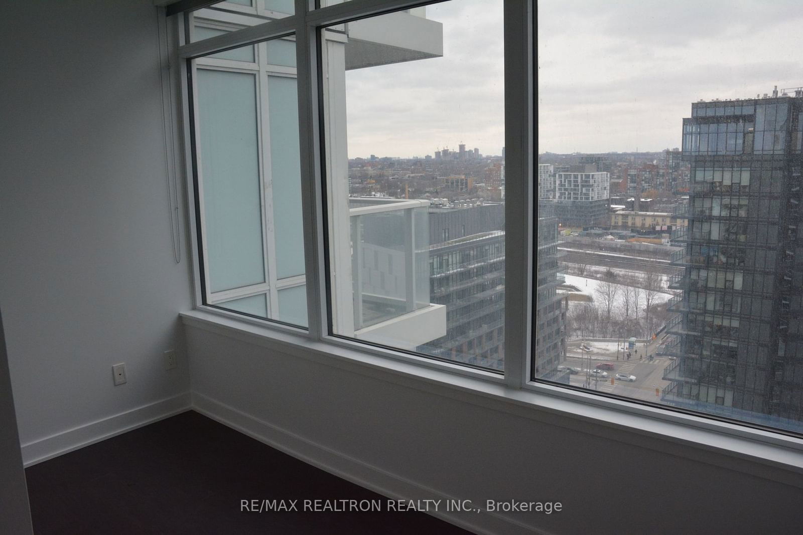 19 Bathurst St, unit 2306 for rent