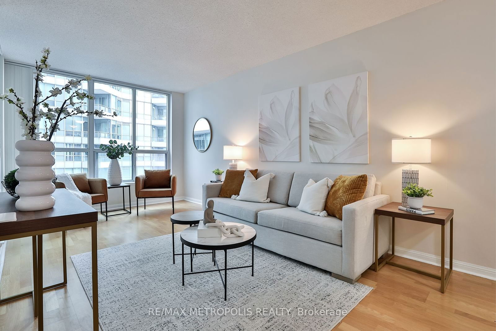 230 Queens Quay W, unit 820 for sale