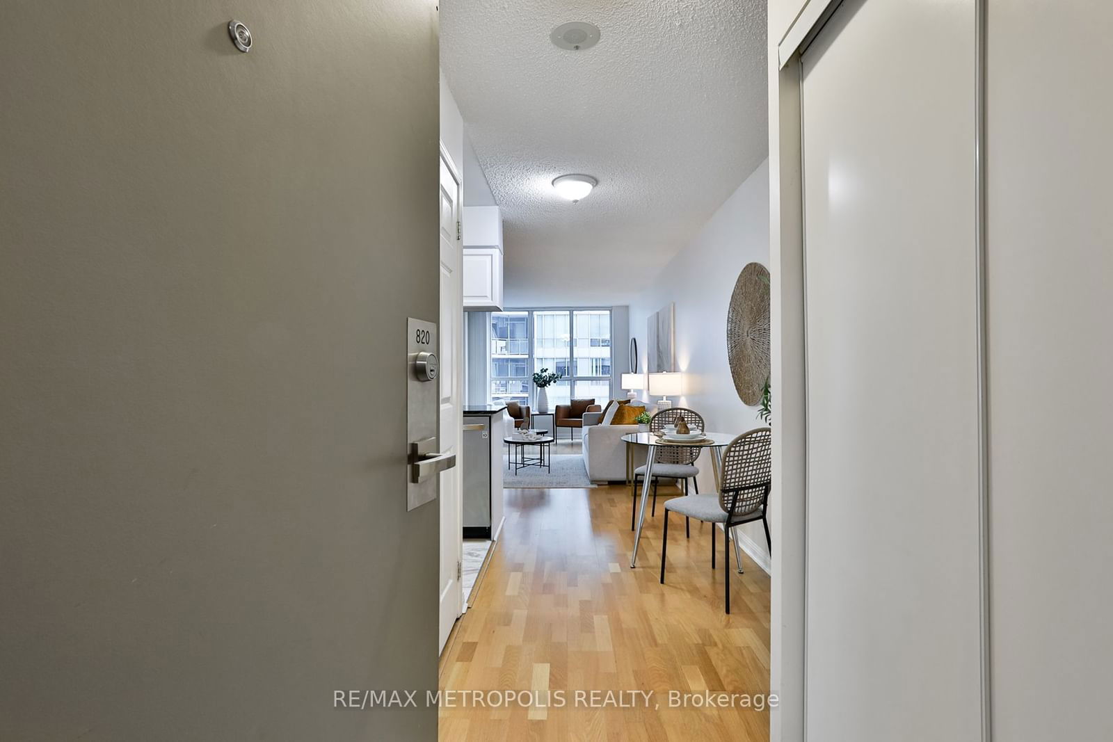 230 Queens Quay W, unit 820 for sale